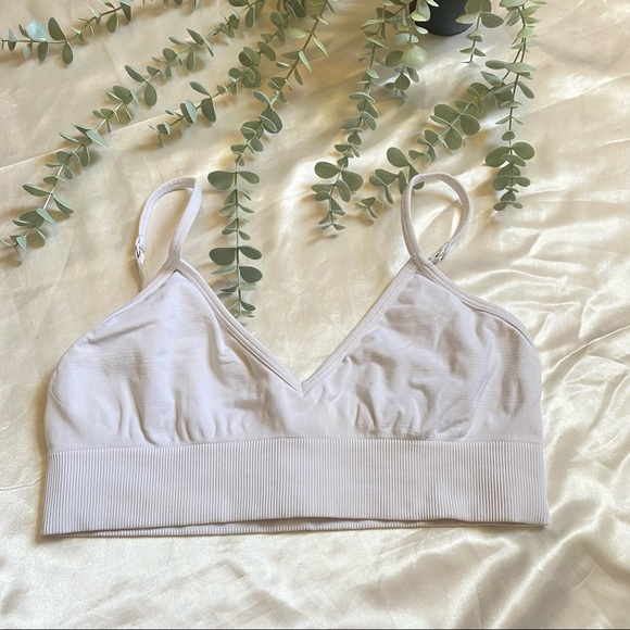 lululemon athletica Other - White V-Neck Lululemon Sports Bra Size 6 Low Support